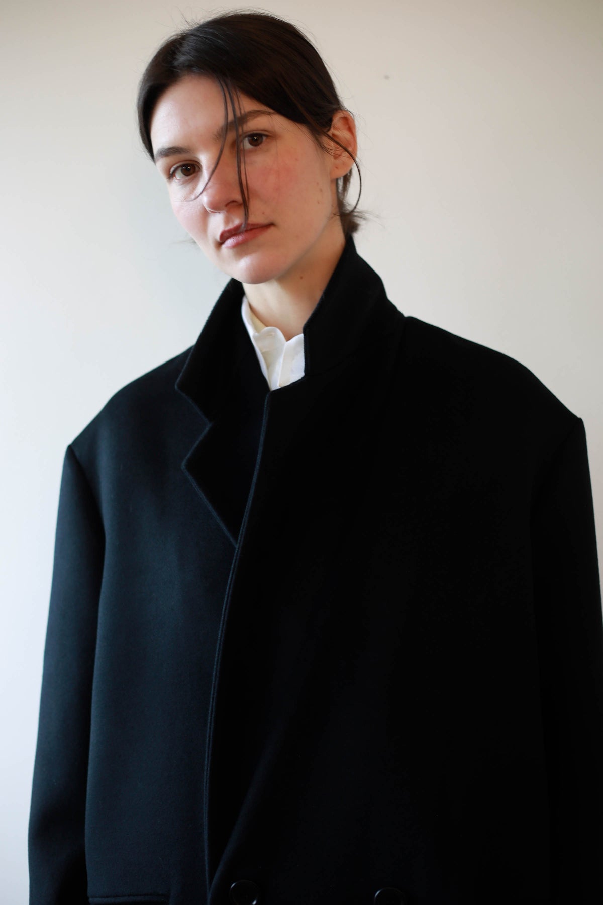 ABRIGO MASCULINO CON CUELLO DESMONTABLE