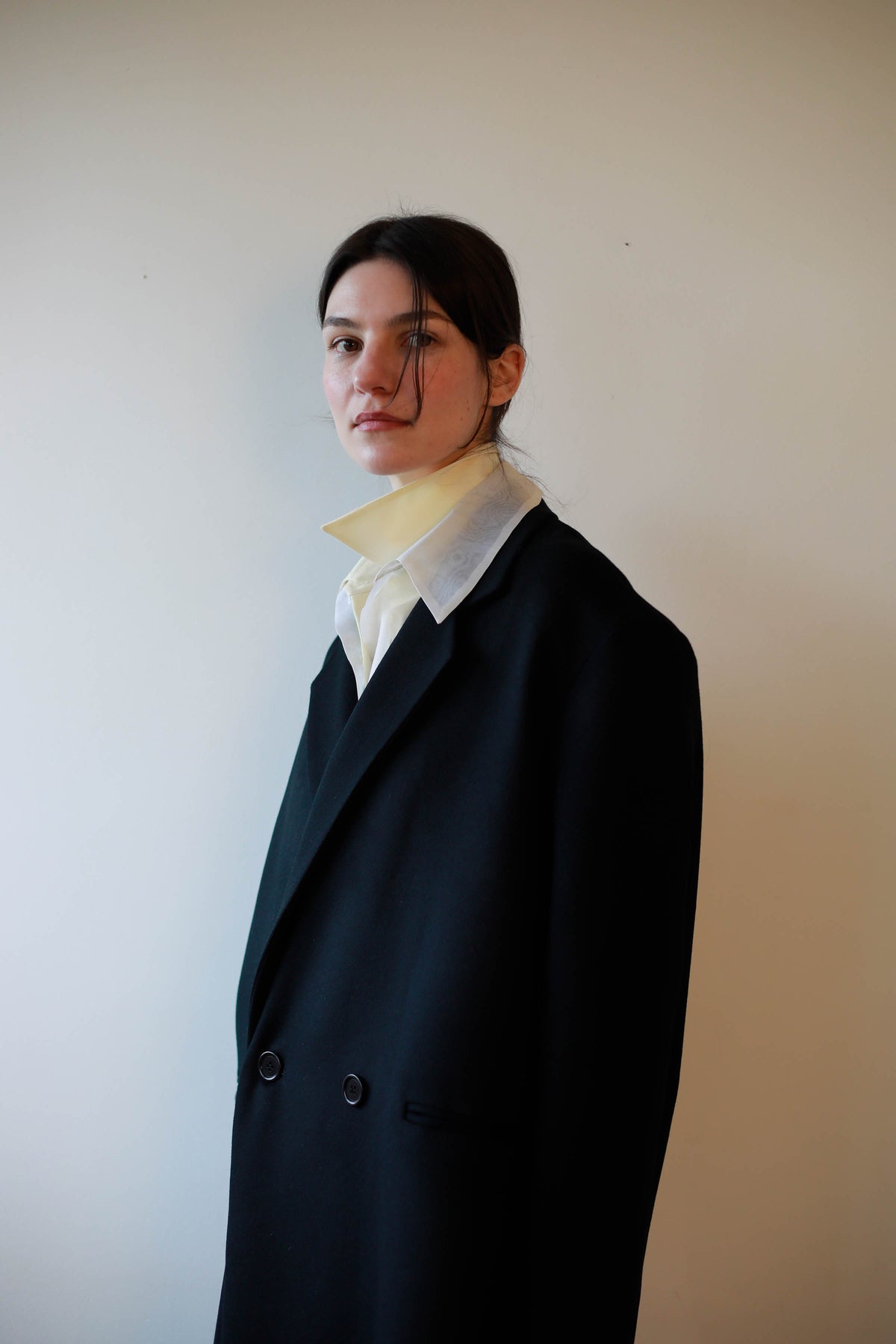 ABRIGO MASCULINO CON CUELLO DESMONTABLE