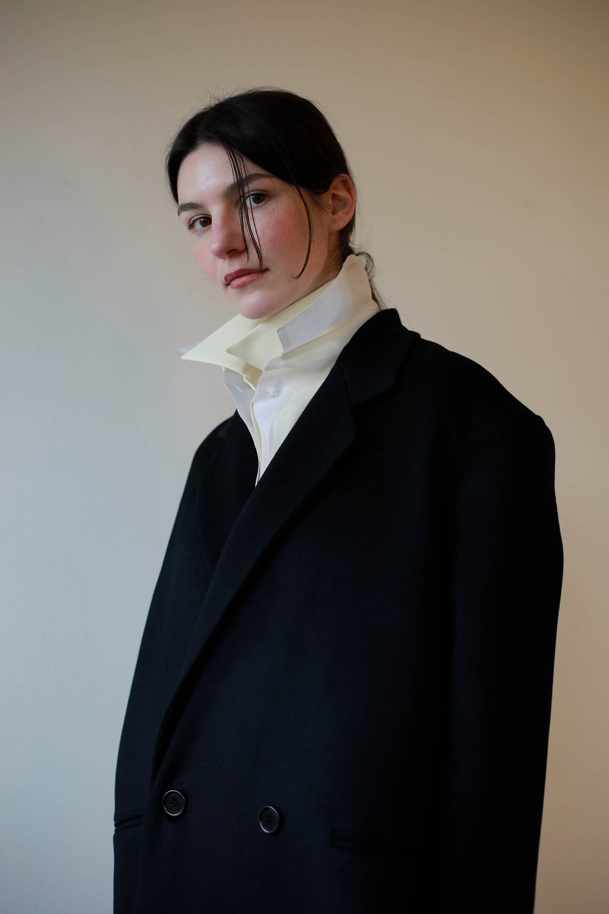 ABRIGO MASCULINO CON CUELLO DESMONTABLE