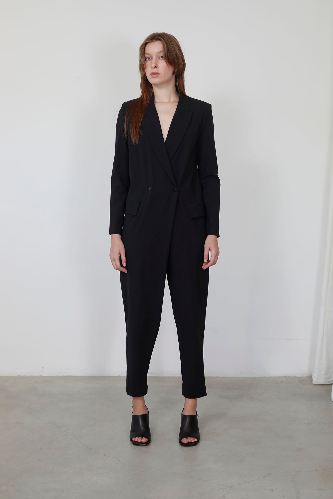 SMOKING JUMPSUIT IN ULTRALIGHT WOOL