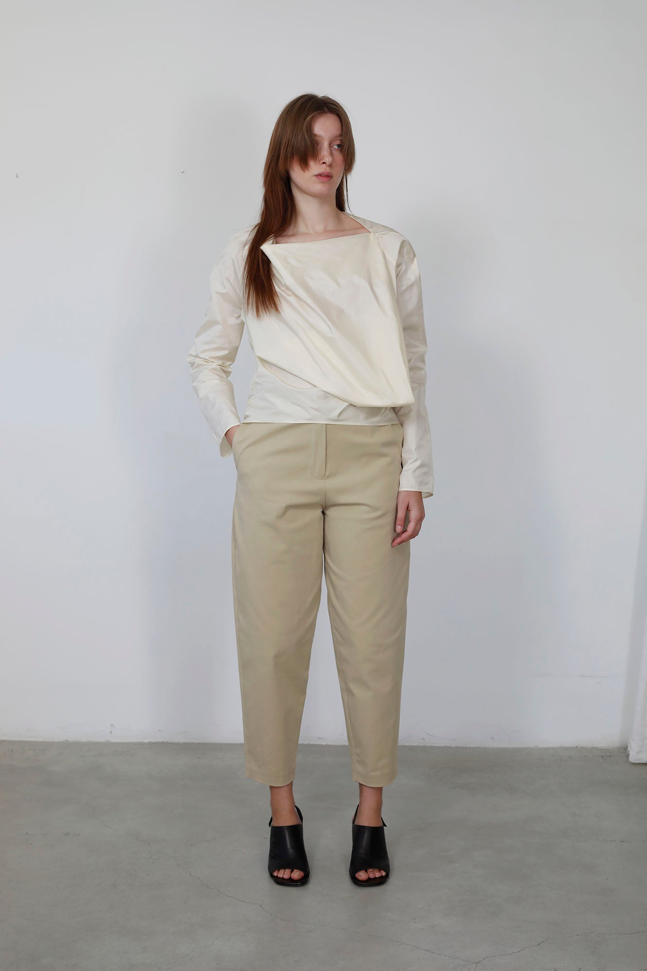 PANTALON GLOBO BEIGE