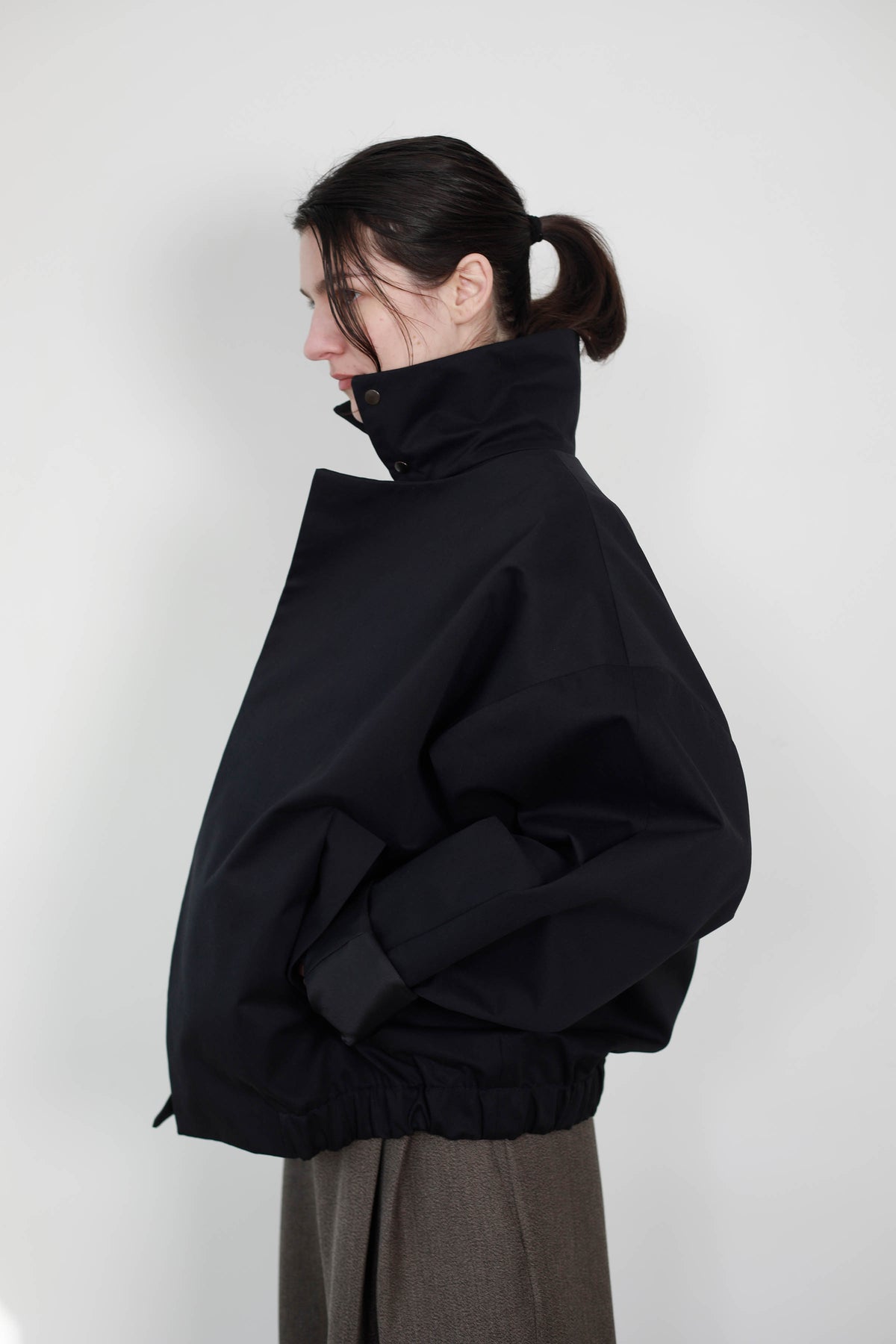 CAZADORA CON CUELLO DESMONTABLE NEGRO