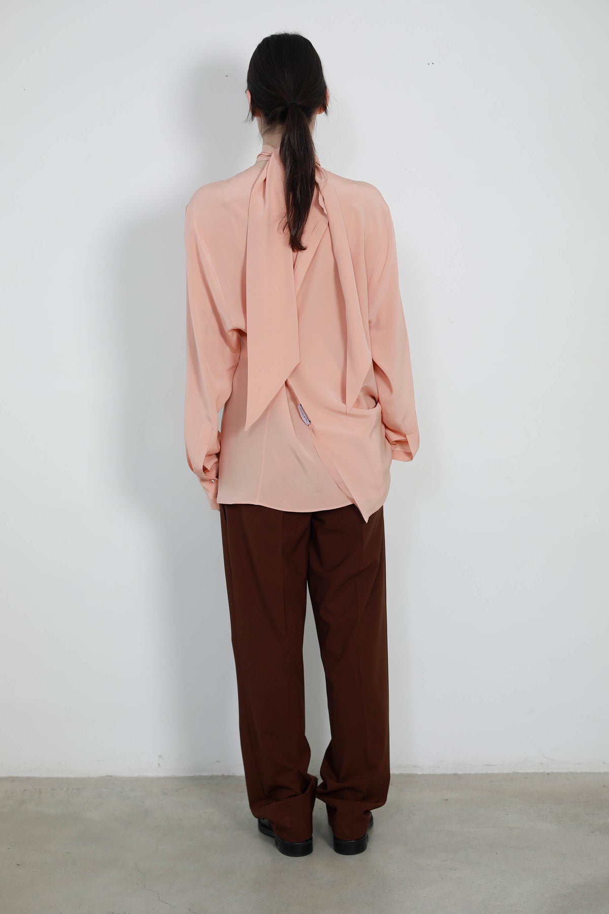 VERSATILE BLOUSE WITH  SILK LIME BOW