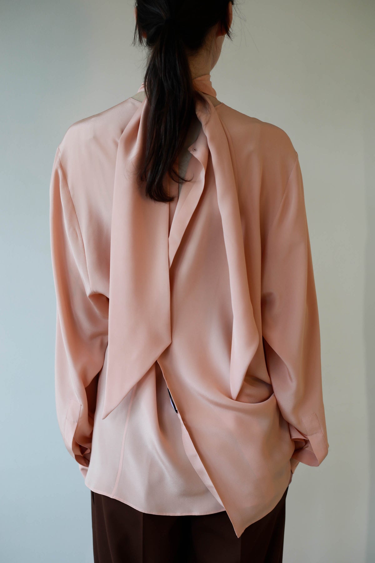 VERSATILE BLOUSE WITH  SILK LIME BOW