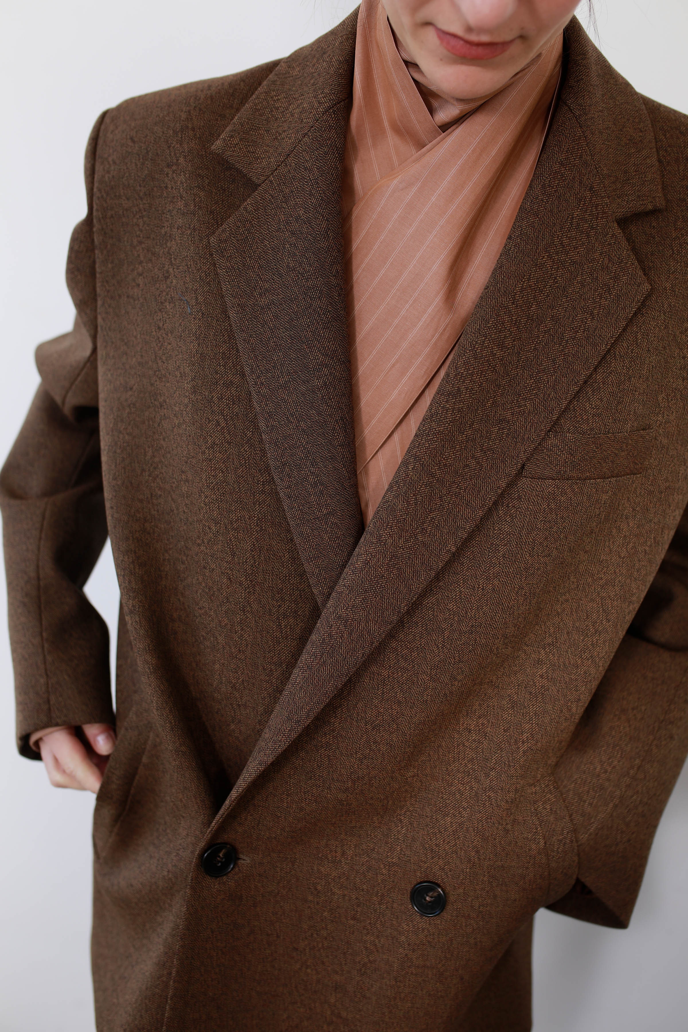 CHAQUETA SASTRE OVERSIZE EN ESPIGA BROWN