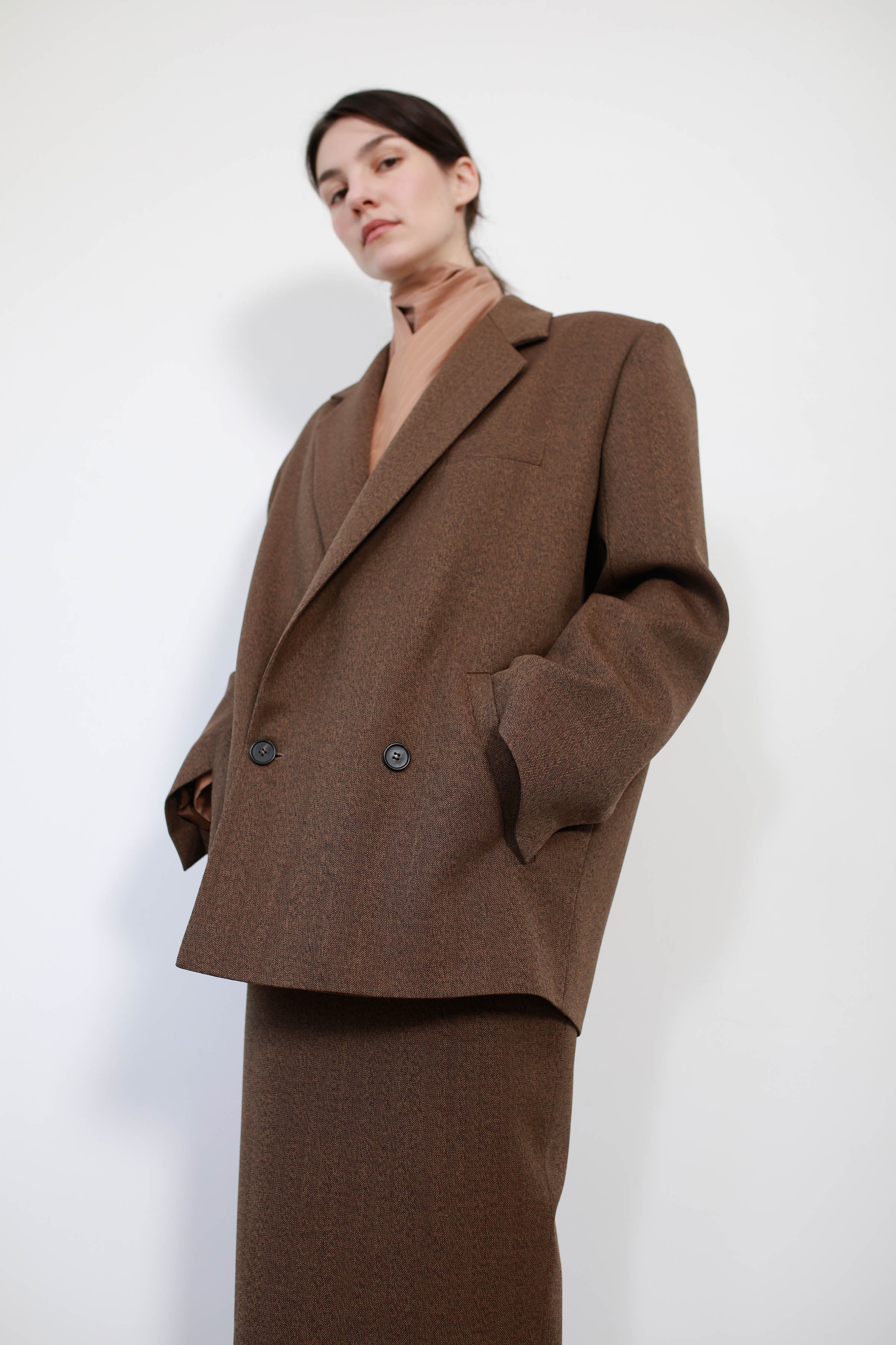 CHAQUETA SASTRE OVERSIZE EN ESPIGA BROWN