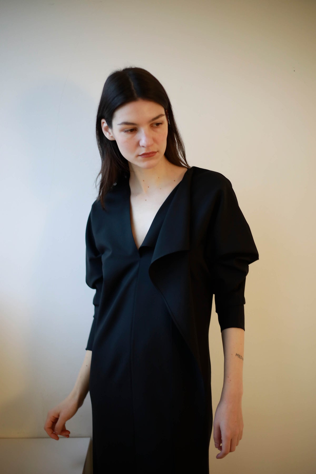 VESTIDO LAZO DOBLE POSICIÓN EN CUELLO EN SEDA