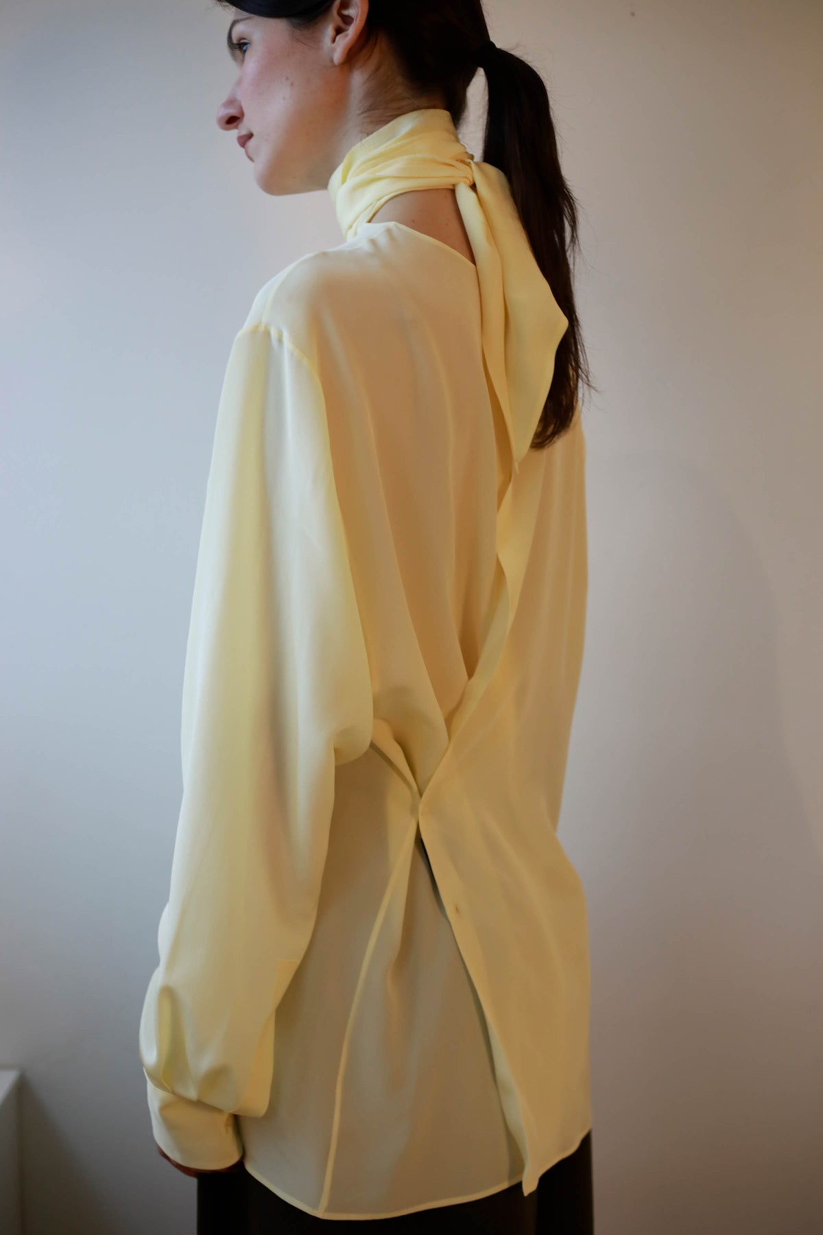 VERSATILE BLOUSE WITH  SILK LIME BOW
