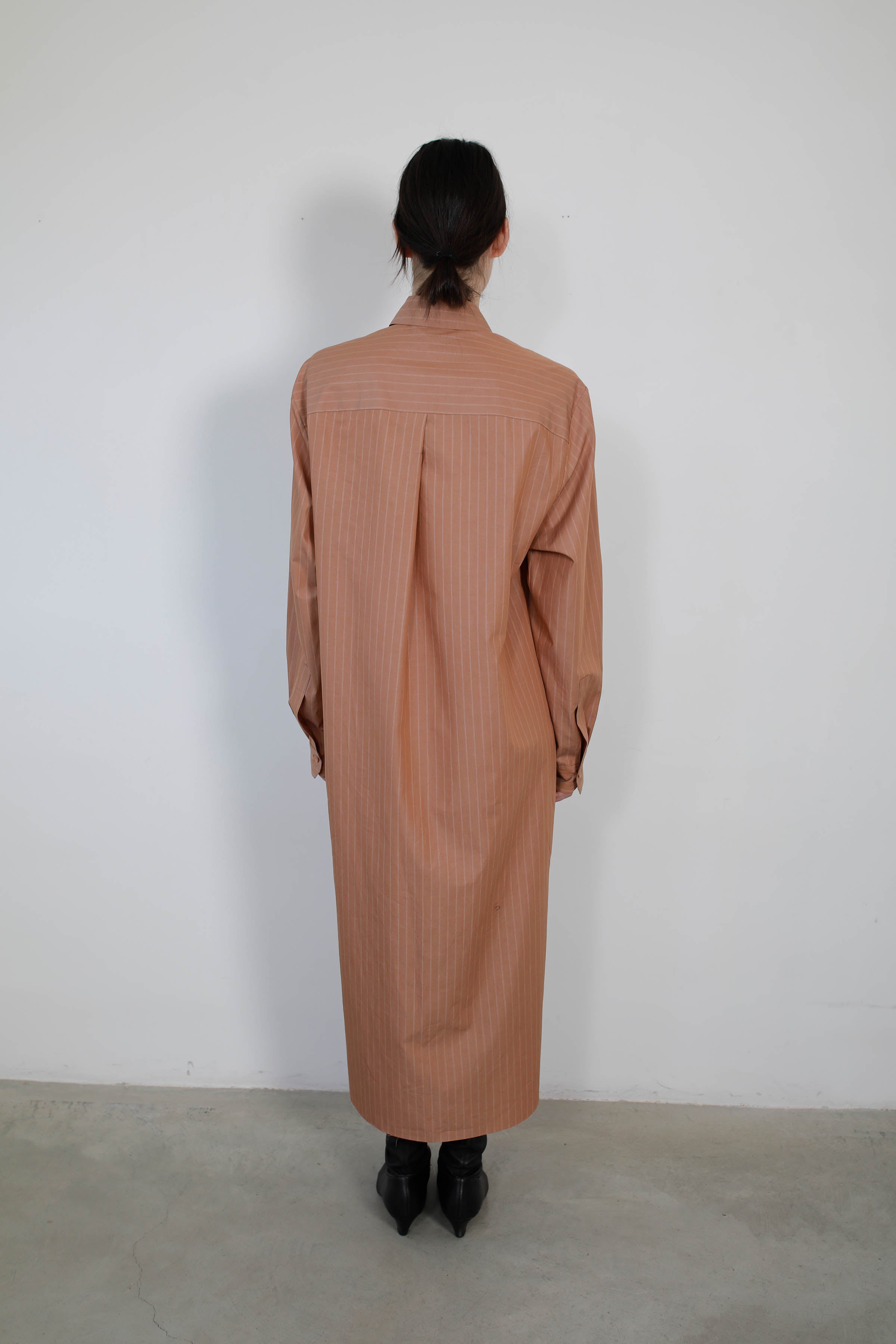 VESTIDO CAMISERO VERSÁTIL CON  MULTIPOSICIÓN NUT