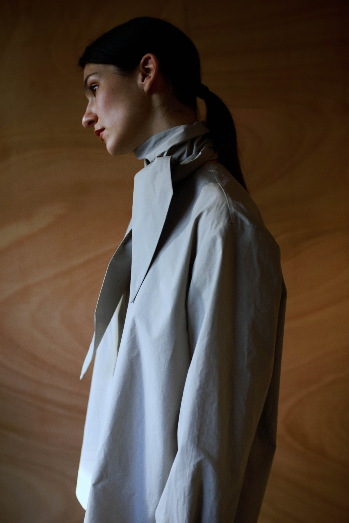 VERSATILE BLOUSE WITH GREY COTTON BOW
