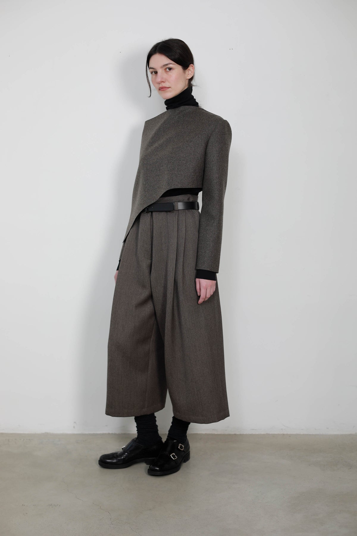 CHAQUETA PEQUEÑA ENVOLVENTE AL CORTE IRELAND