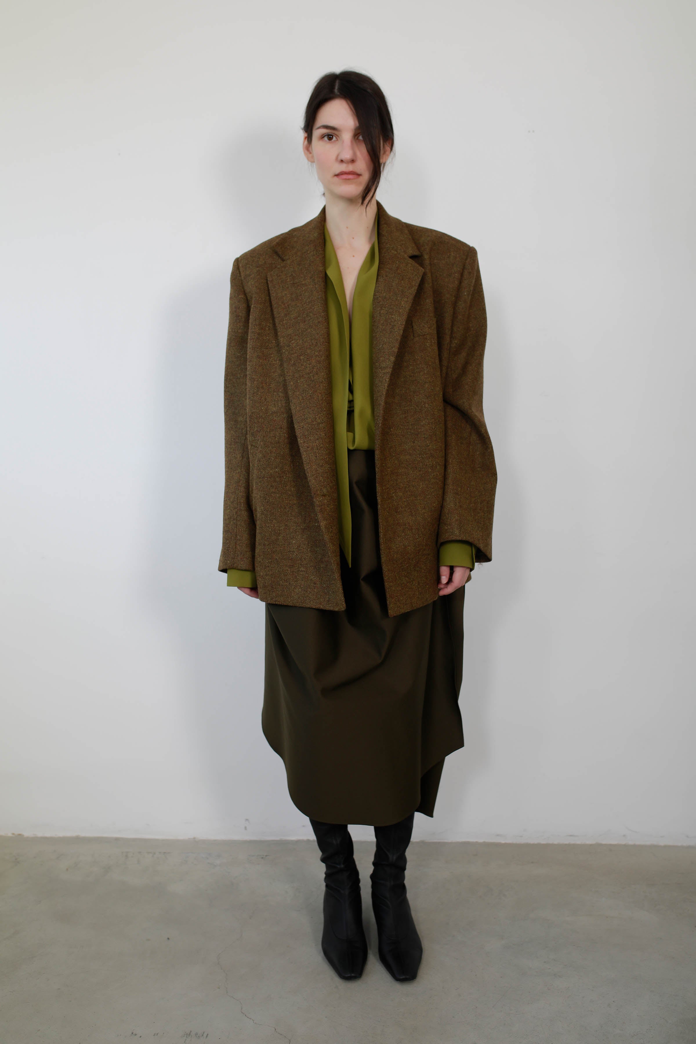 CHAQUETA SASTRE OVERSIZE EN LAMBSWOOL CAQUI