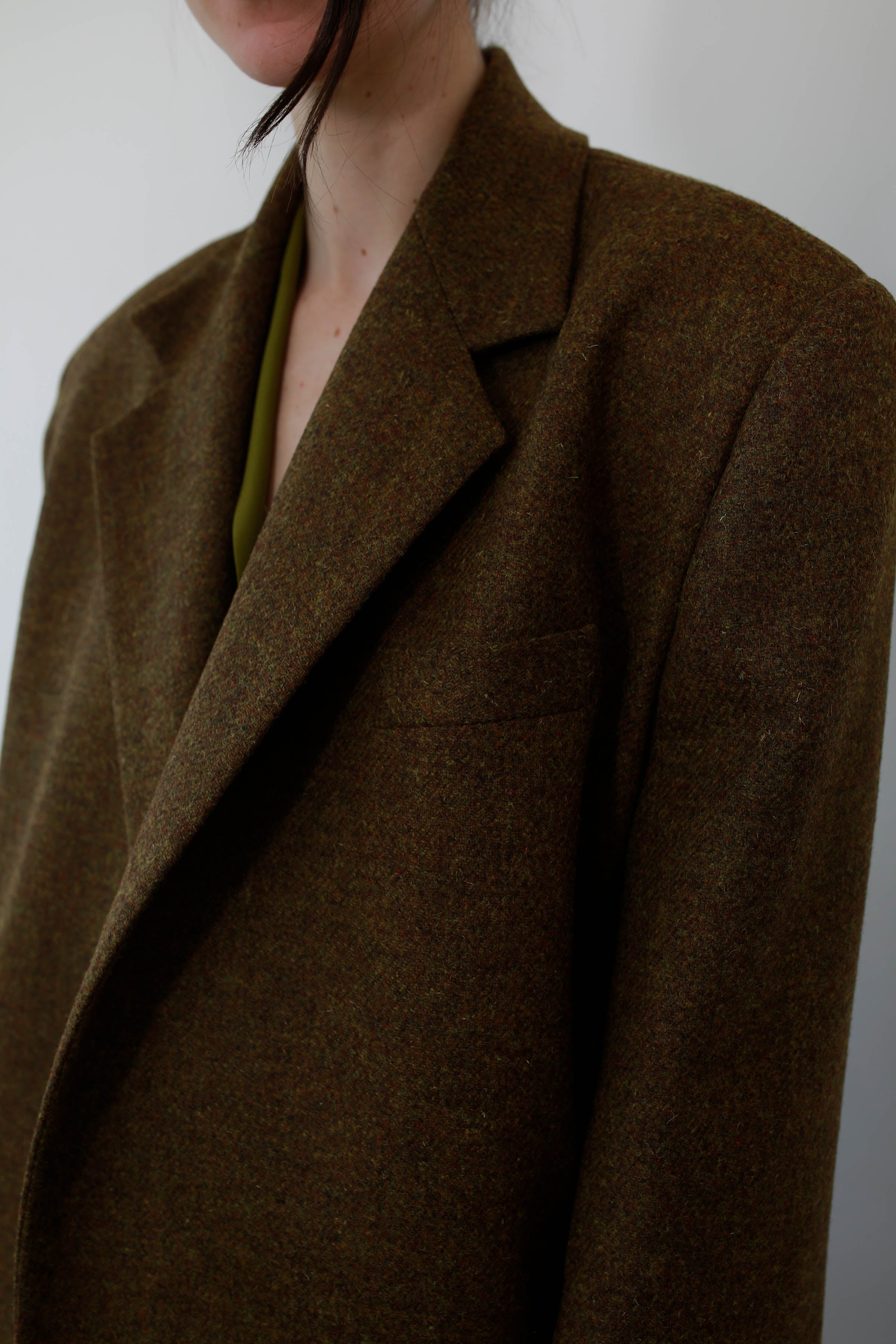 CHAQUETA SASTRE OVERSIZE EN LAMBSWOOL CAQUI