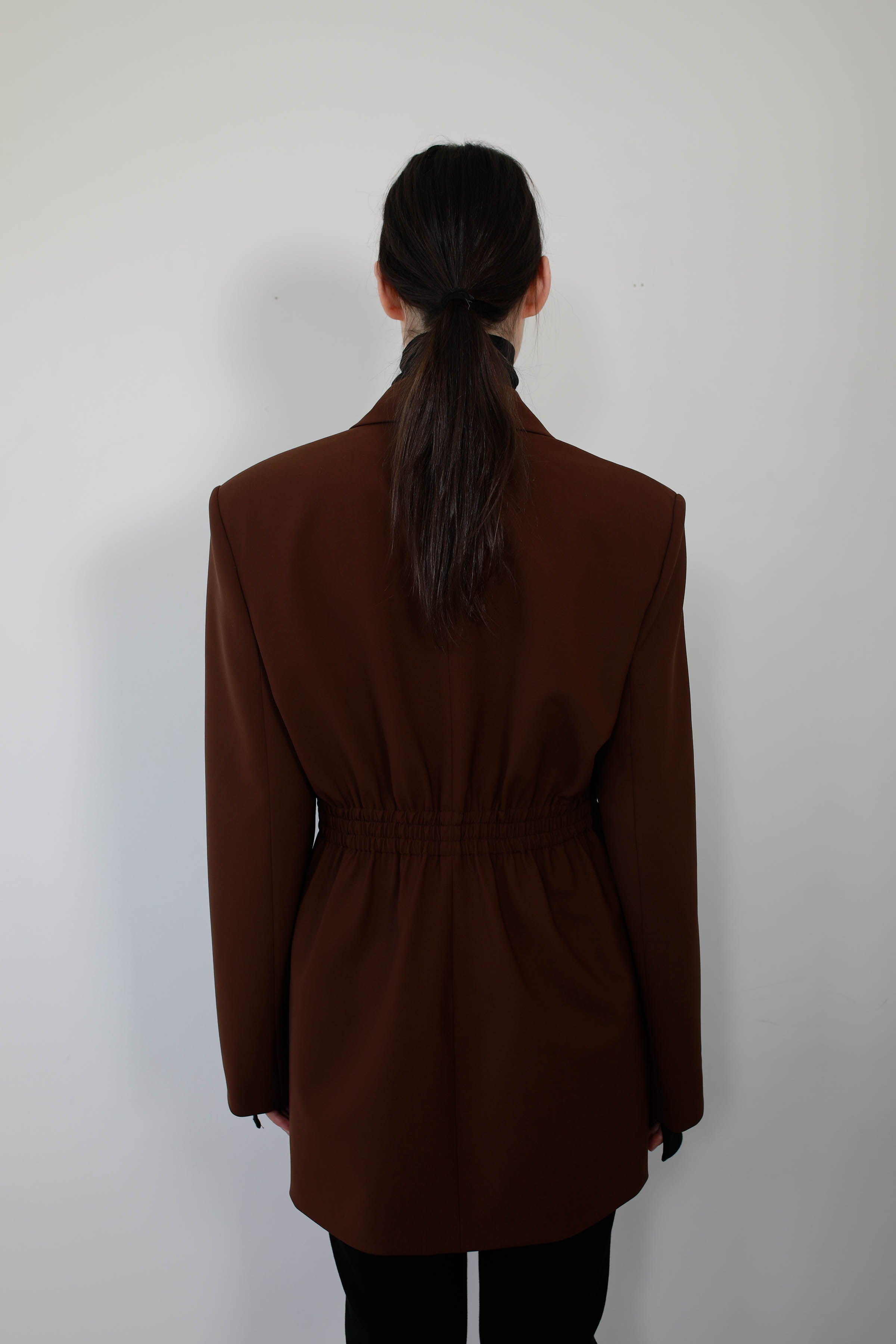 CHAQUETA SASTRE LANA CON GOMA EN CINTURA