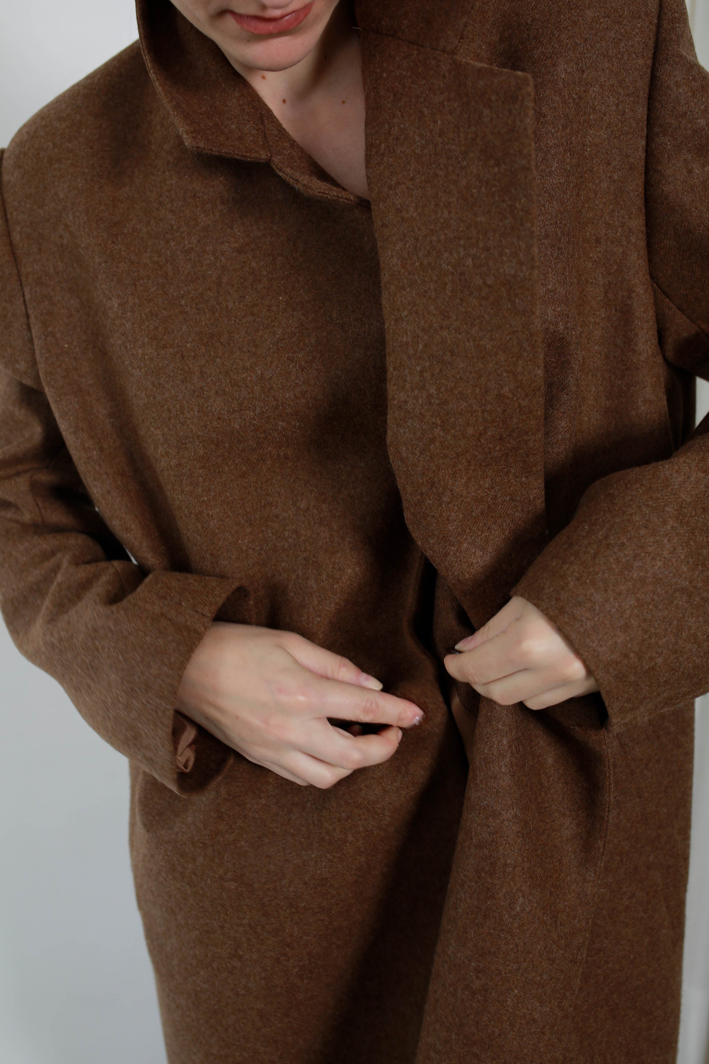 ABRIGO CORTO CRUZADO EN LANA MELANGE