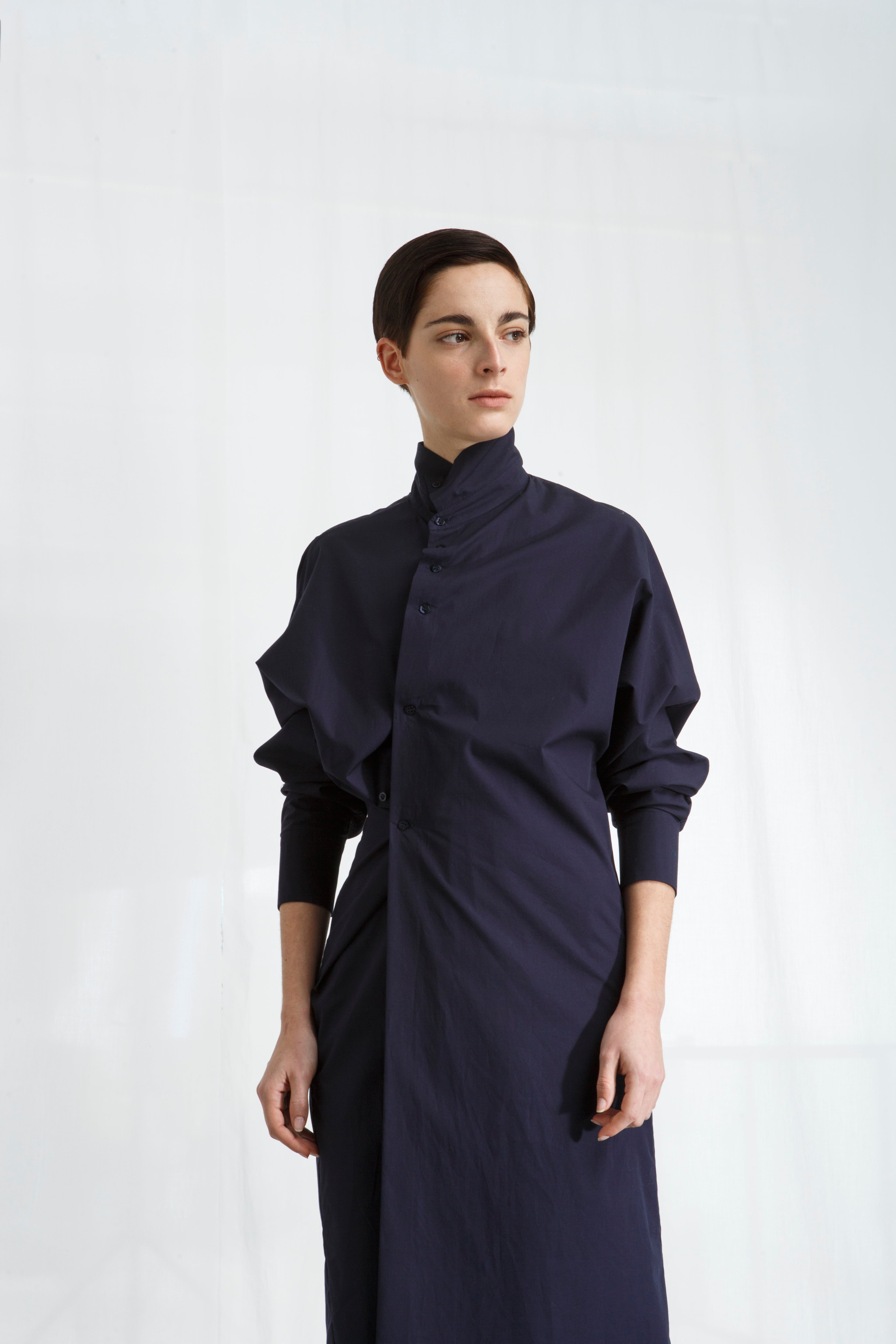 DRESS WITH ASYMMETRIC BUTTONED CLOSURE