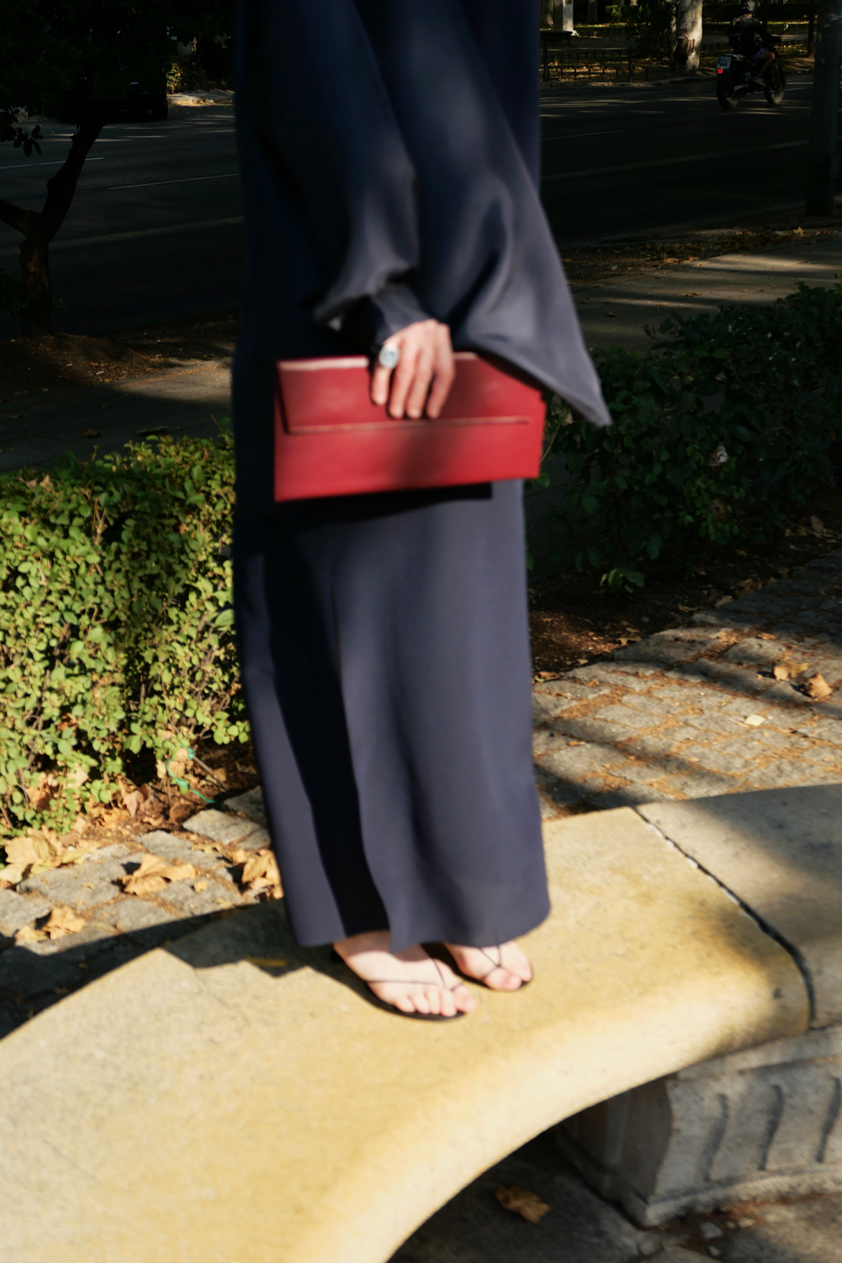 M HANDBAG IN WHITE LEATHER