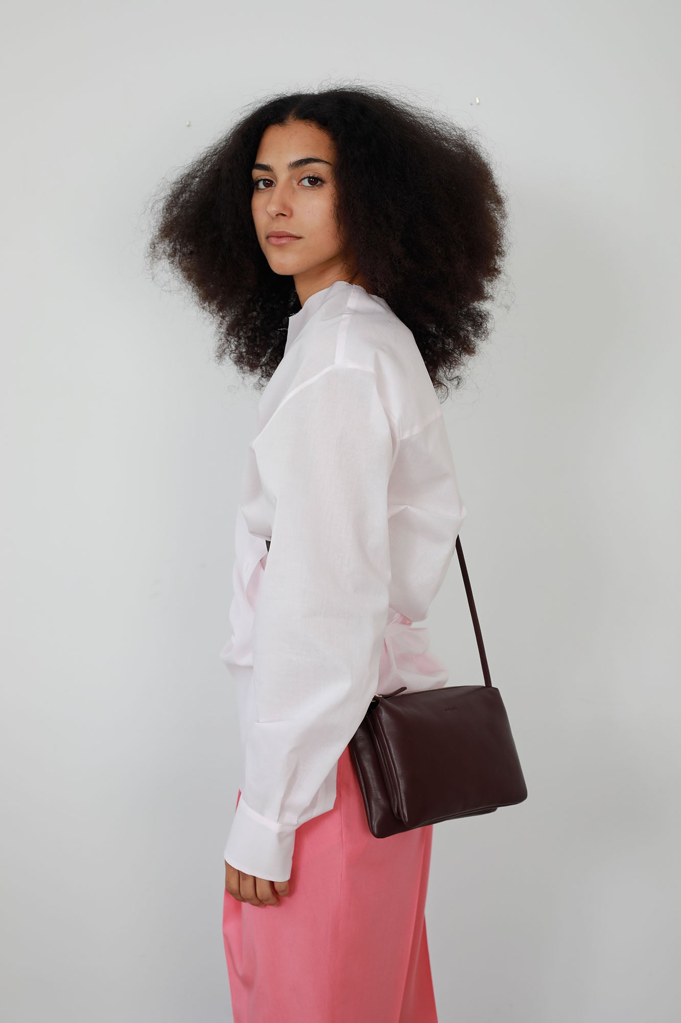 SHOULDER BAG, TRIFUELLE, IN BURGUNDY LEATHER