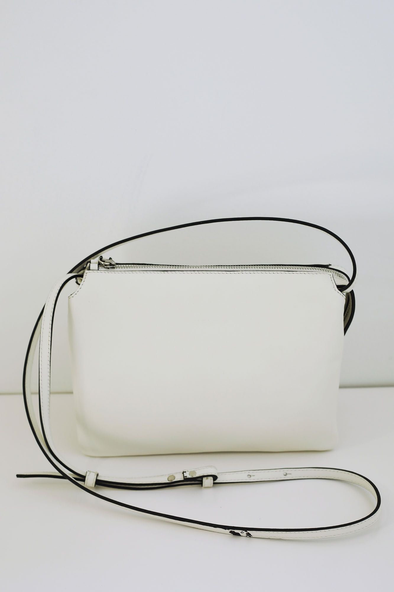 WHITE LEATHER SHOULDER BAG