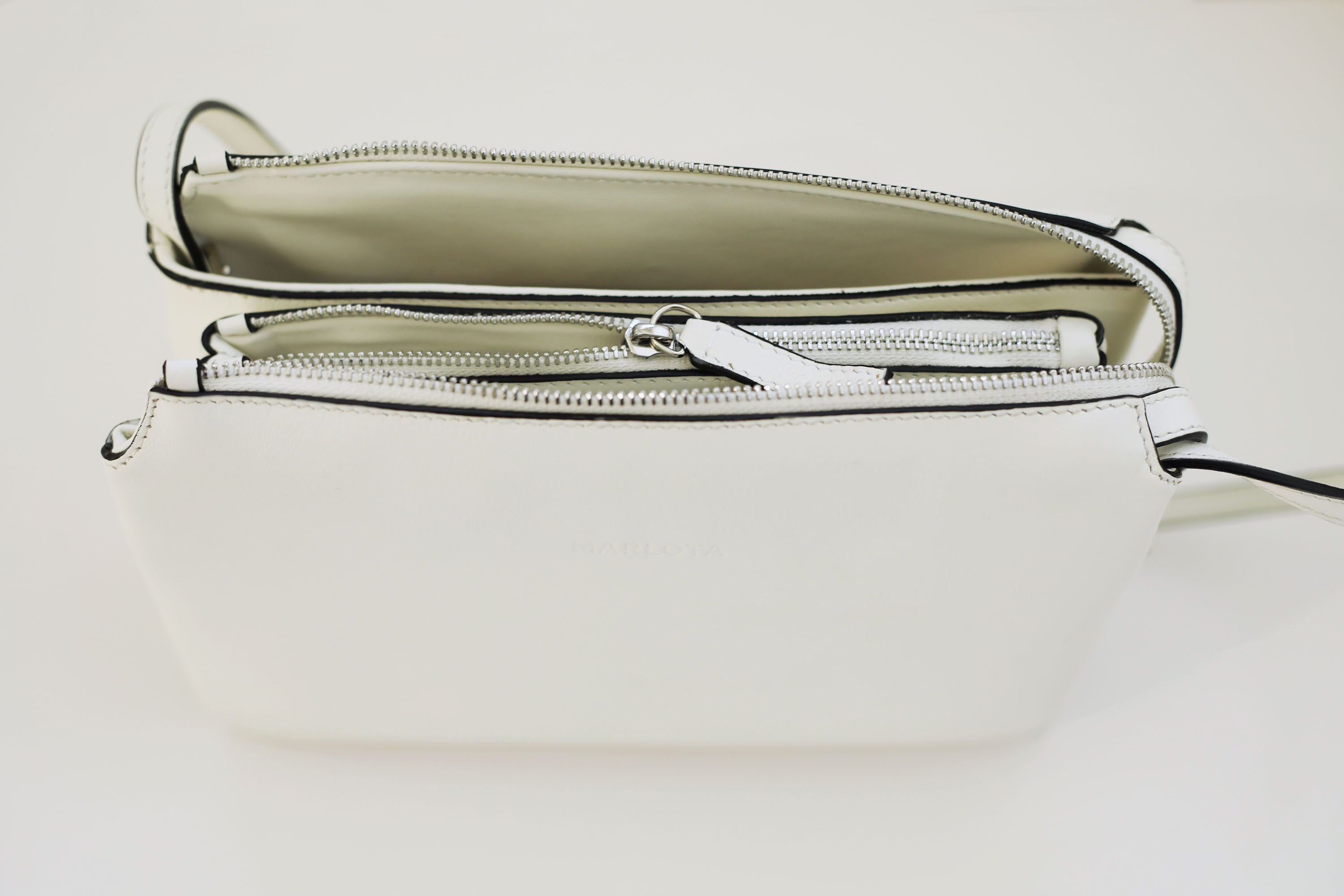 WHITE LEATHER SHOULDER BAG