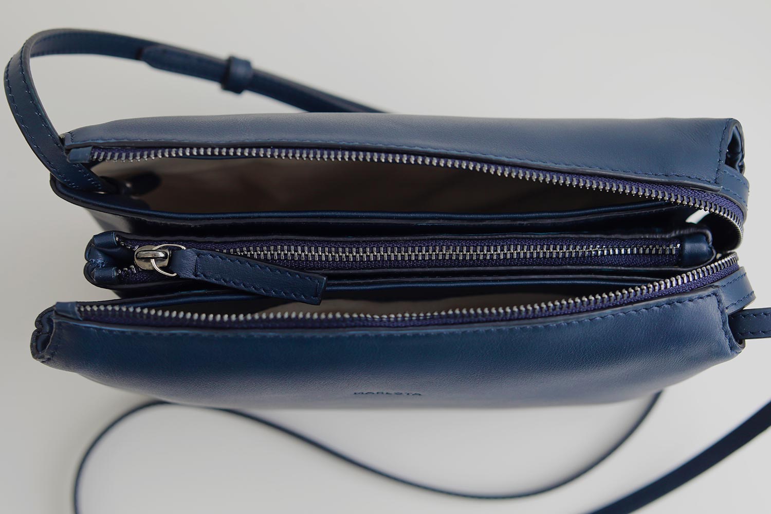 SHOULDER BAG, TRIFUELLE, IN NAVY LEATHER