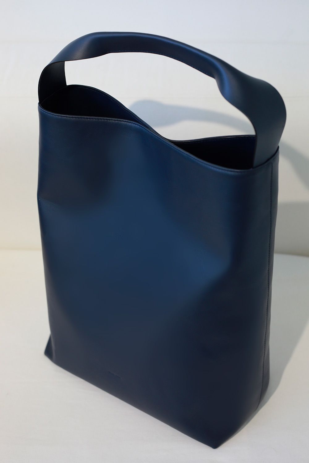 TOTE BAG CUERO AZUL MARINO