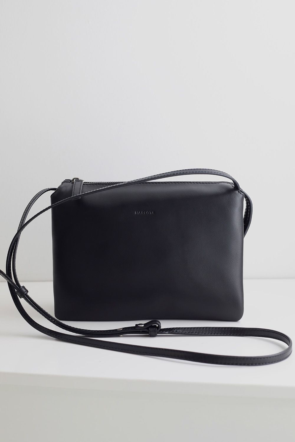 SHOULDER BAG, TRIFUELLE, IN BLACK LEATHER