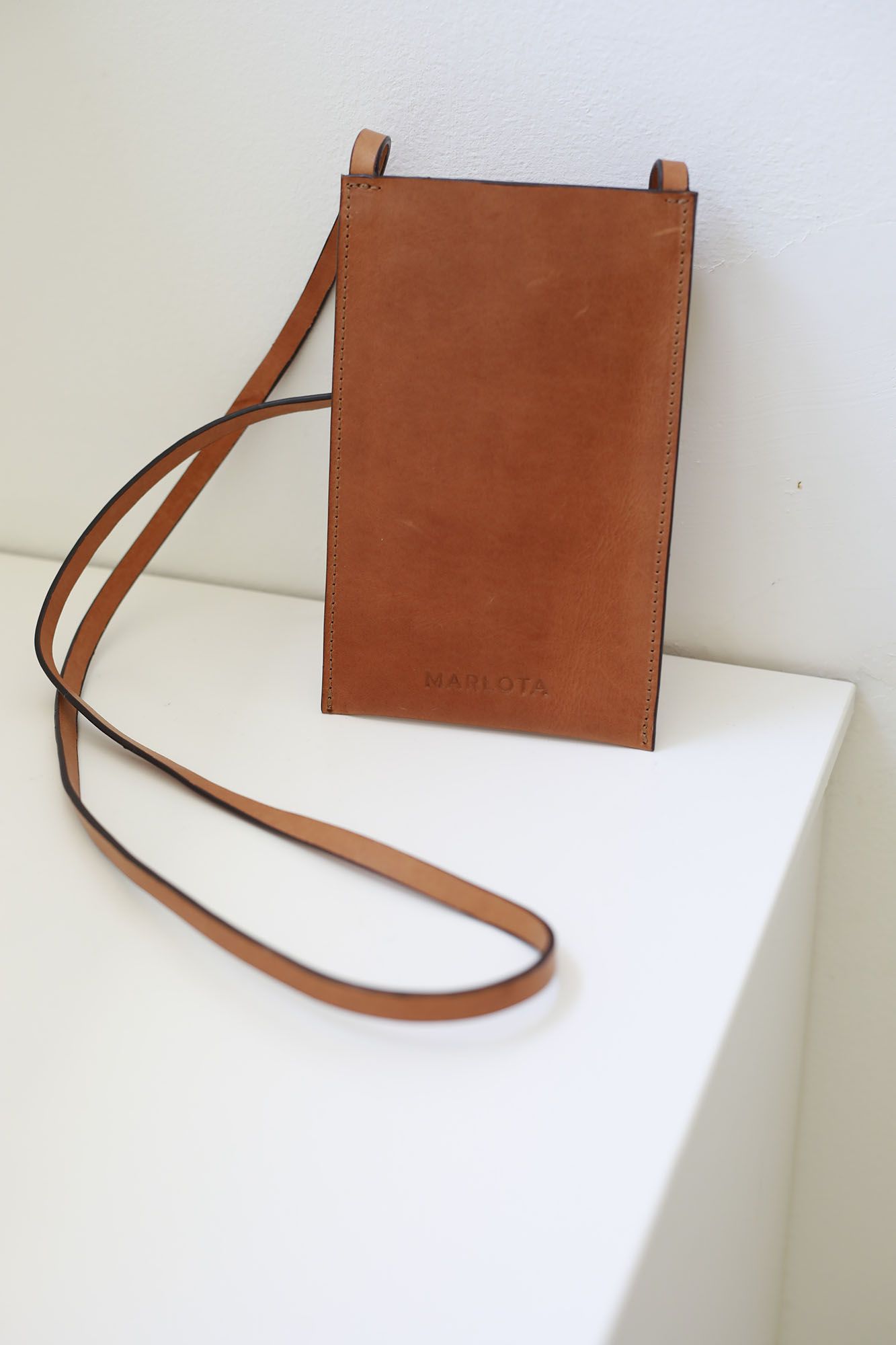 LEATHER MOBILE BAG 