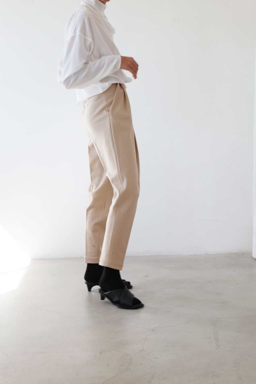 BEIGE WOOL KNIT PANTS