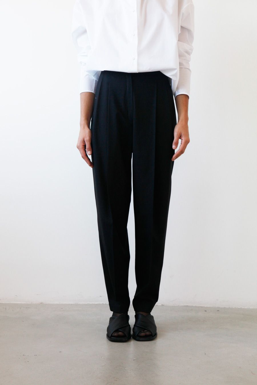 BLACK WOOL HIGH RISE PANTS