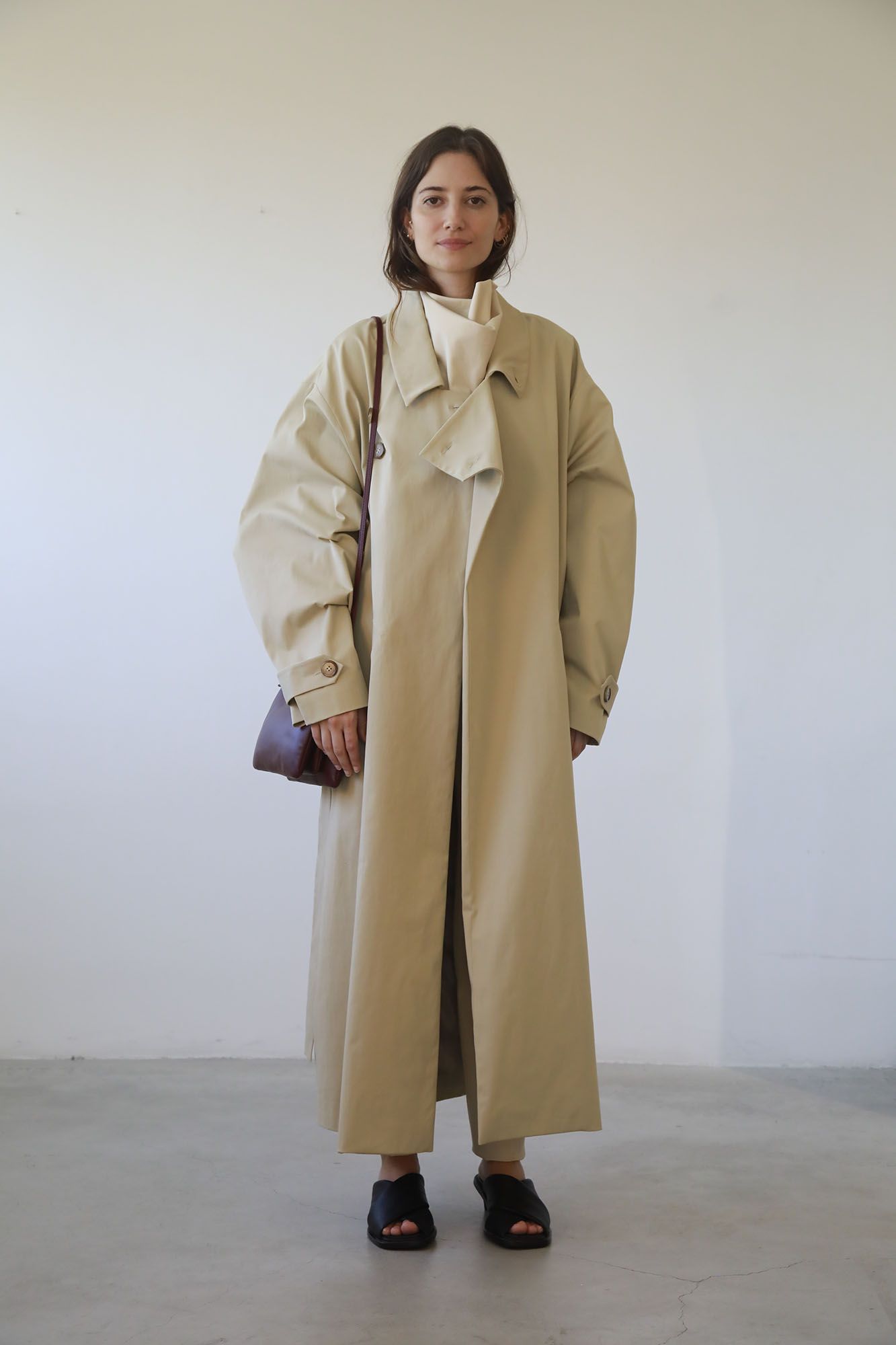 COTTON TRENCH COAT WITH ASYMMETRIC BEIGE LAPEL